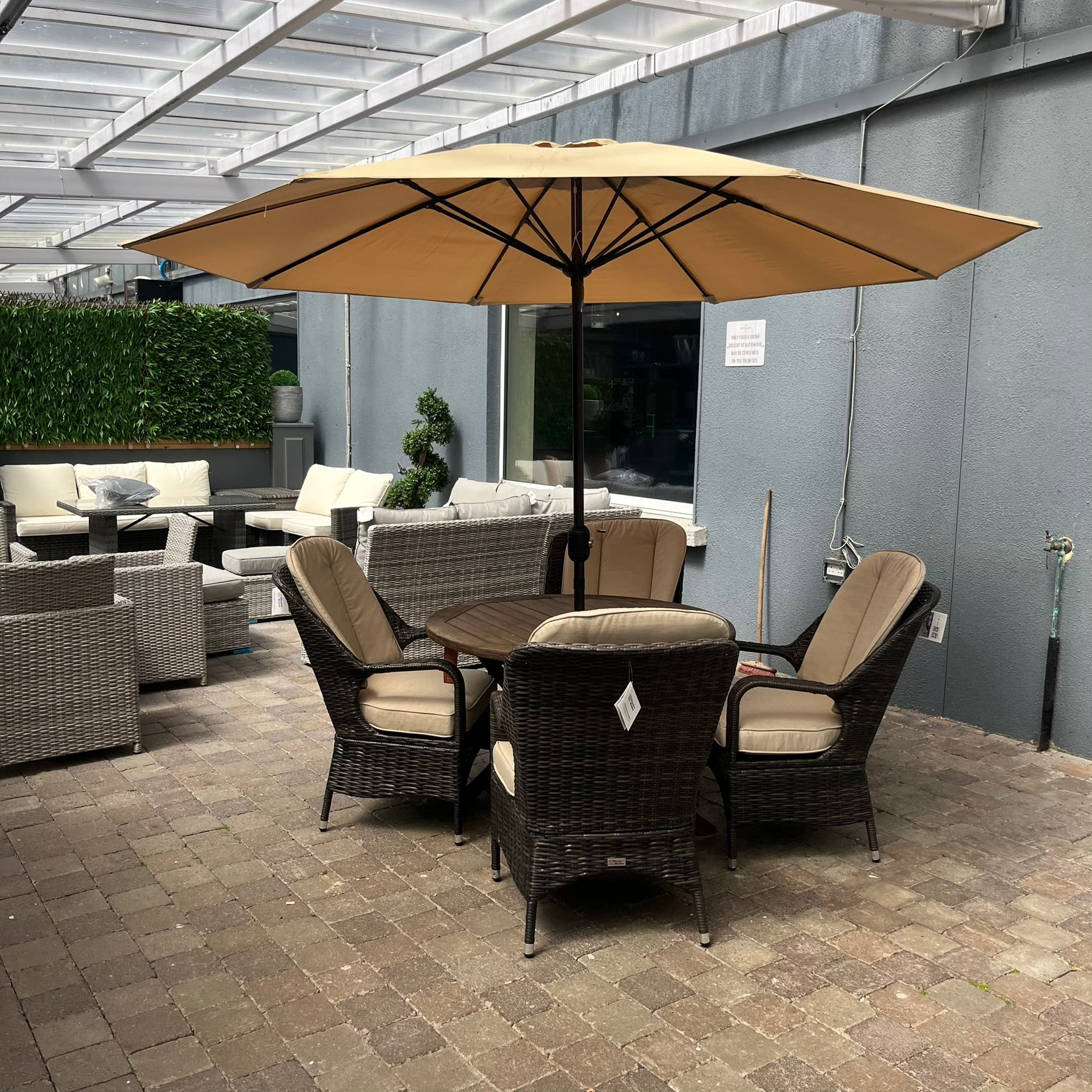 Chambery 4 Seater Set (with Parasol) - Clearance