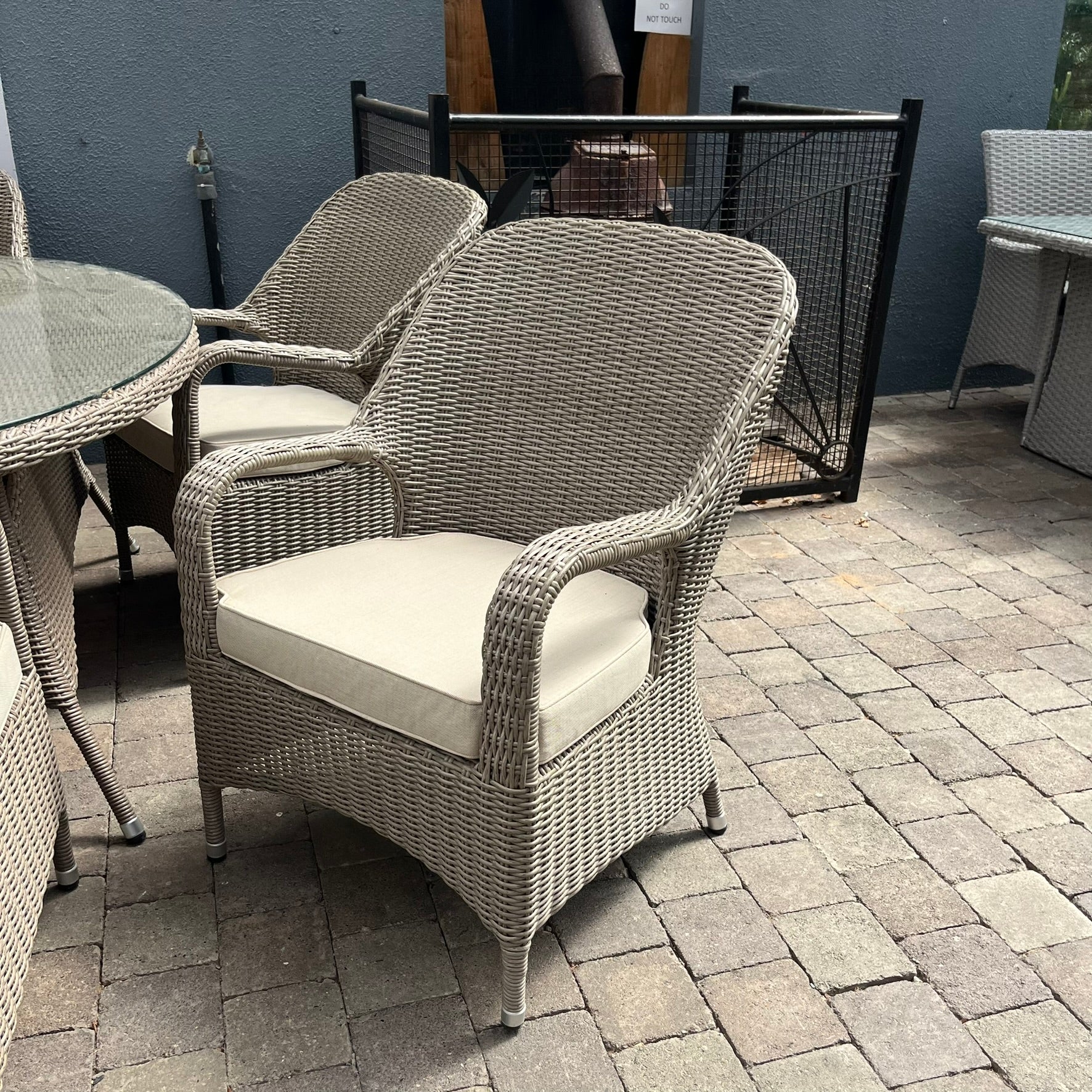 Turnberry 6 Seater Oval Set - Clearance