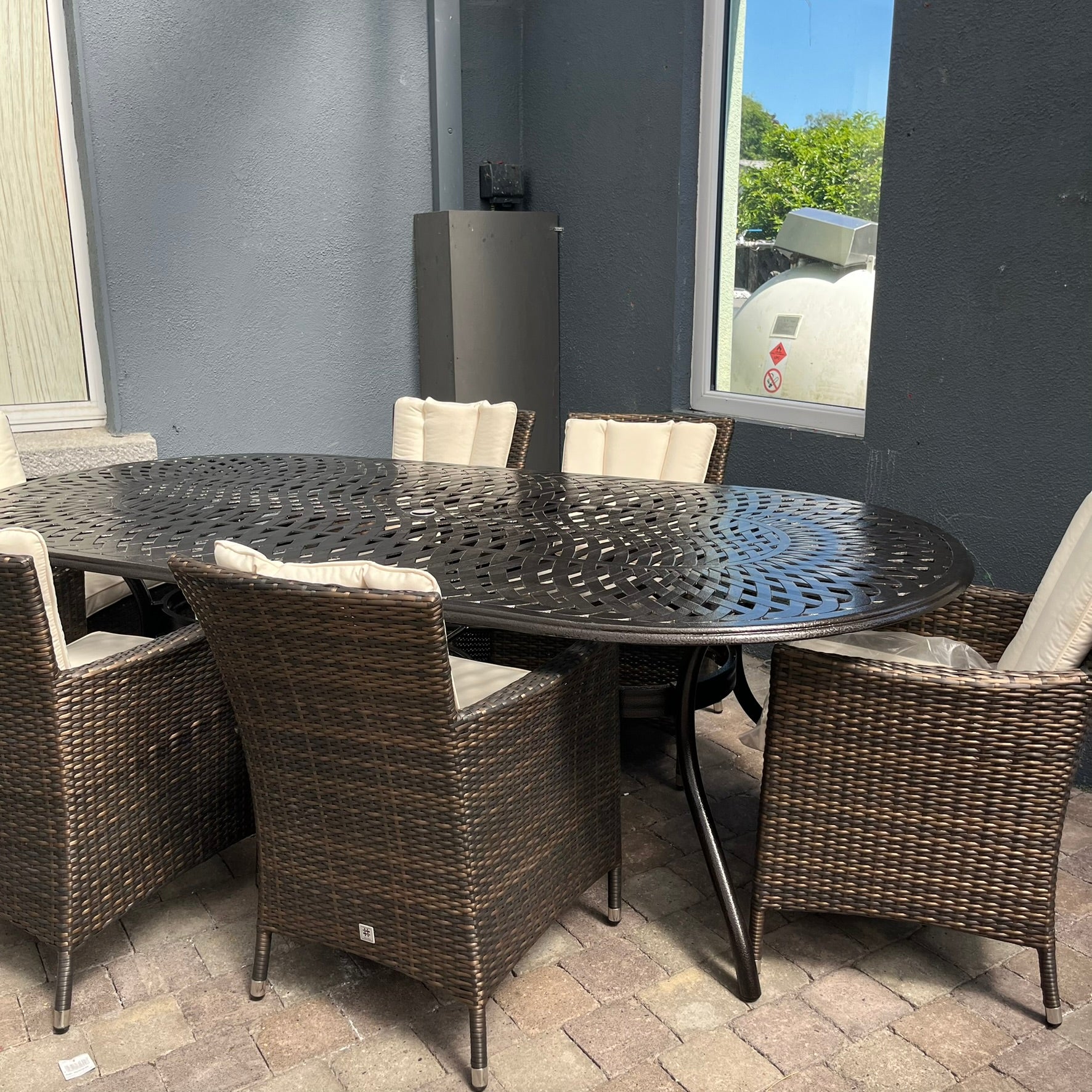 Gardina/Lyon 6 Seater Oval Set - Clearance