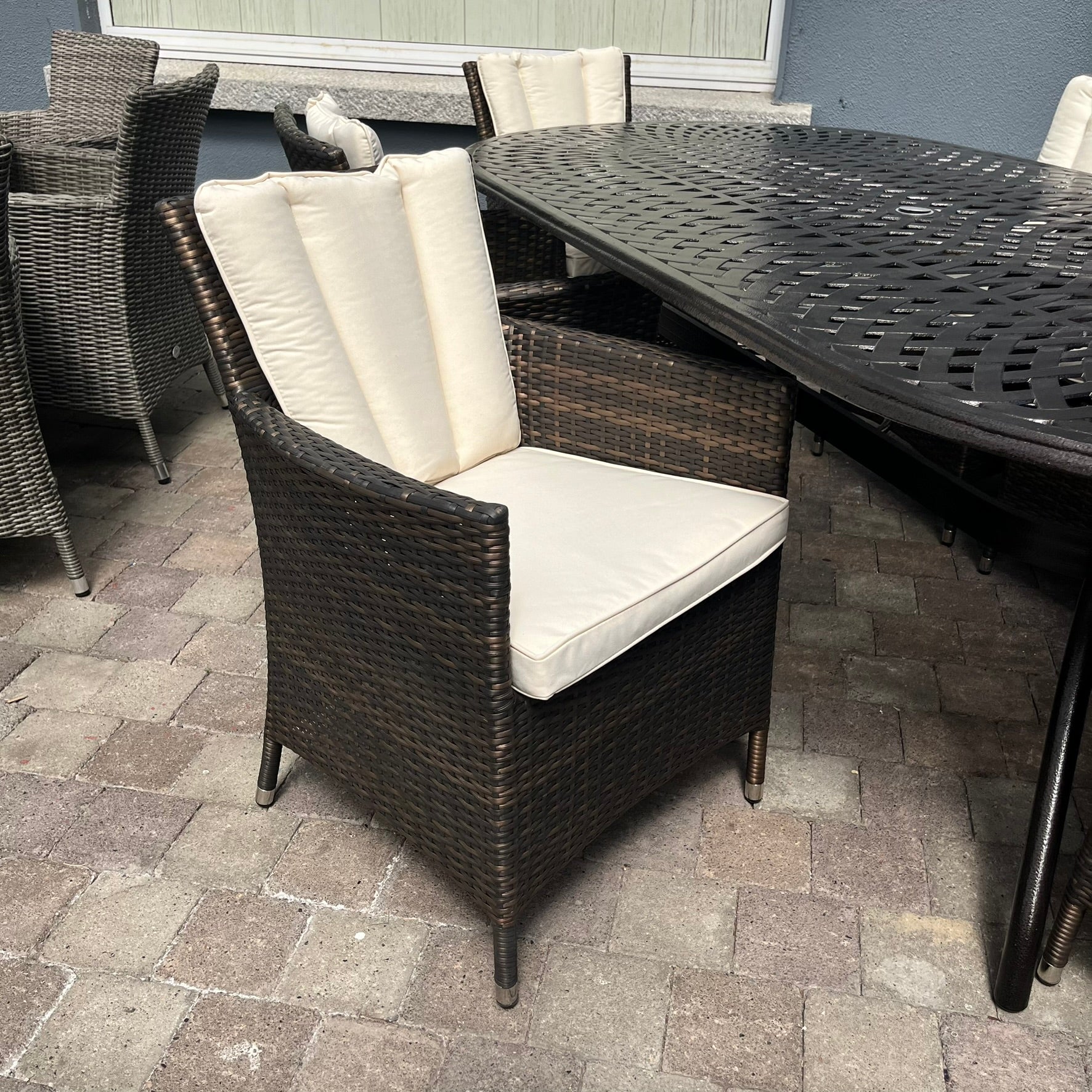Gardina/Lyon 6 Seater Oval Set - Clearance