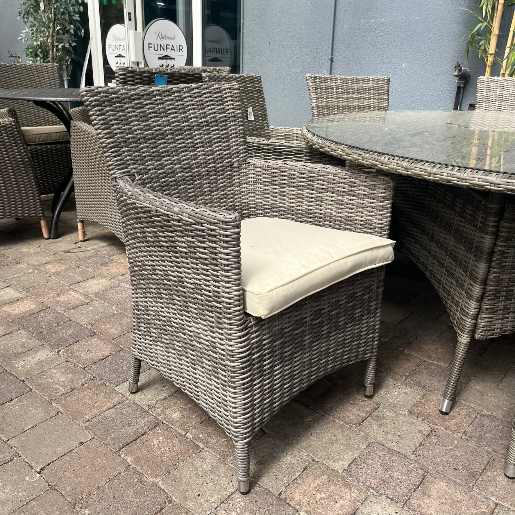 Oxford 8 Seater Set - Clearance