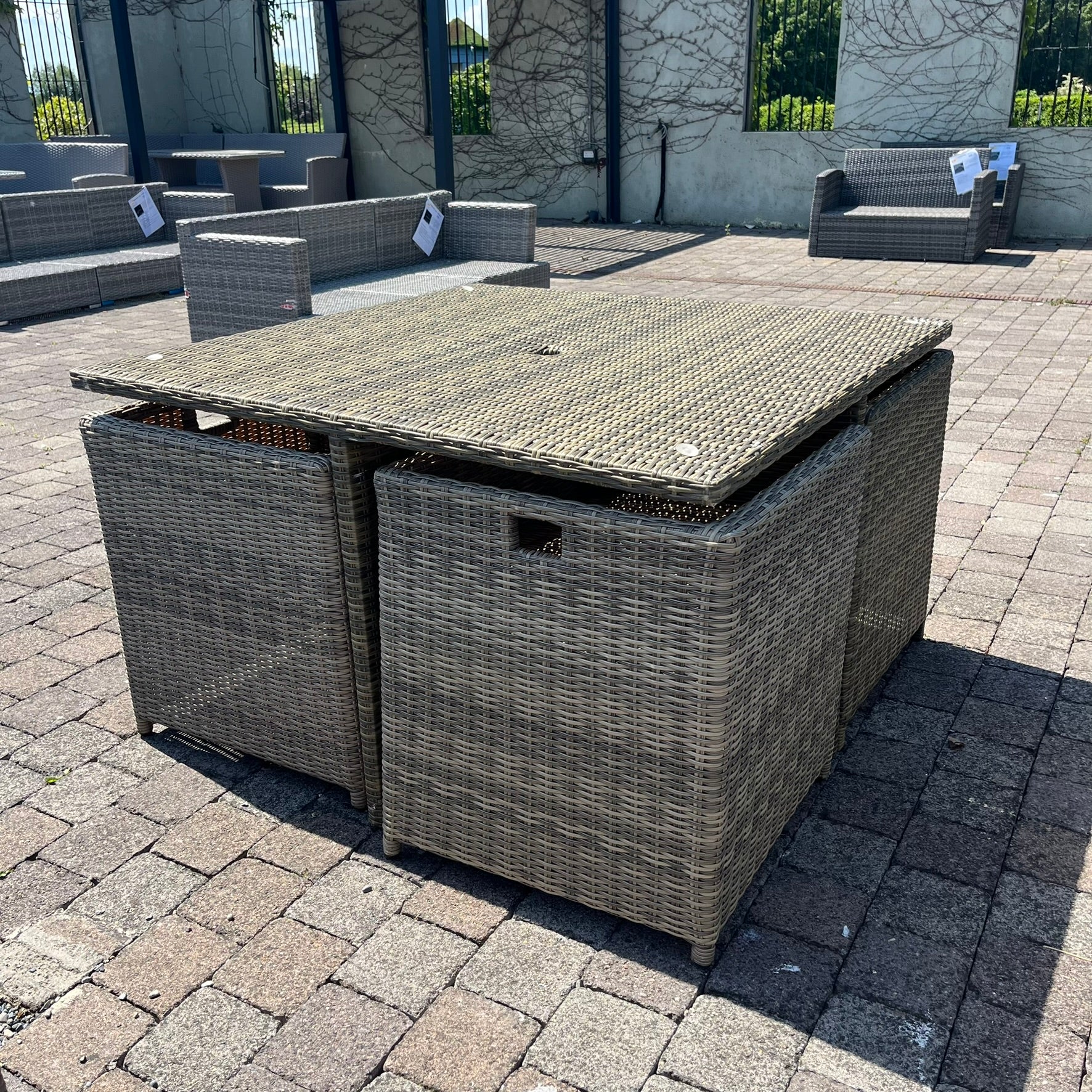 4 Seater Cube - Clearance