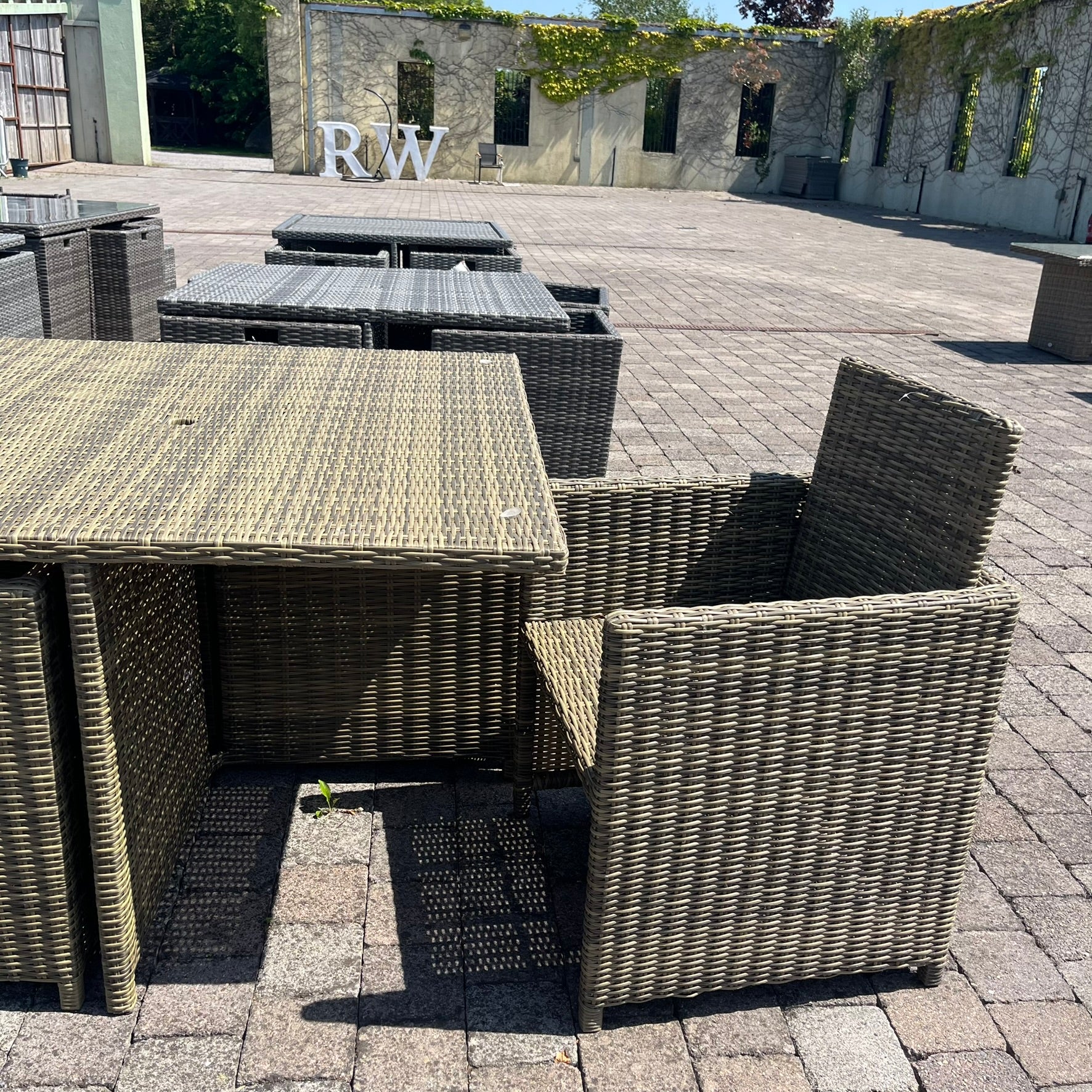 4 Seater Cube - Clearance
