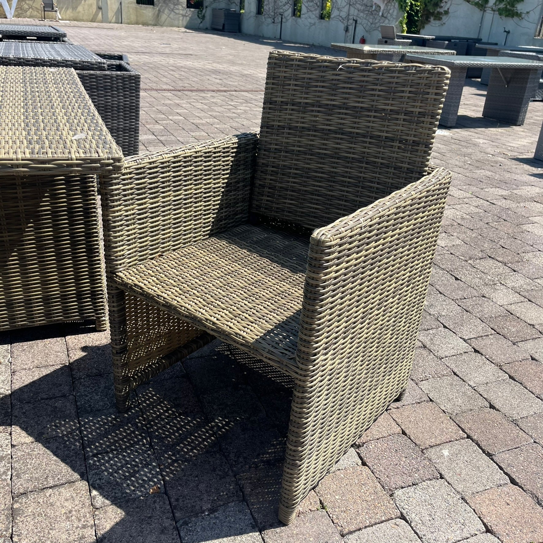 4 Seater Cube - Clearance