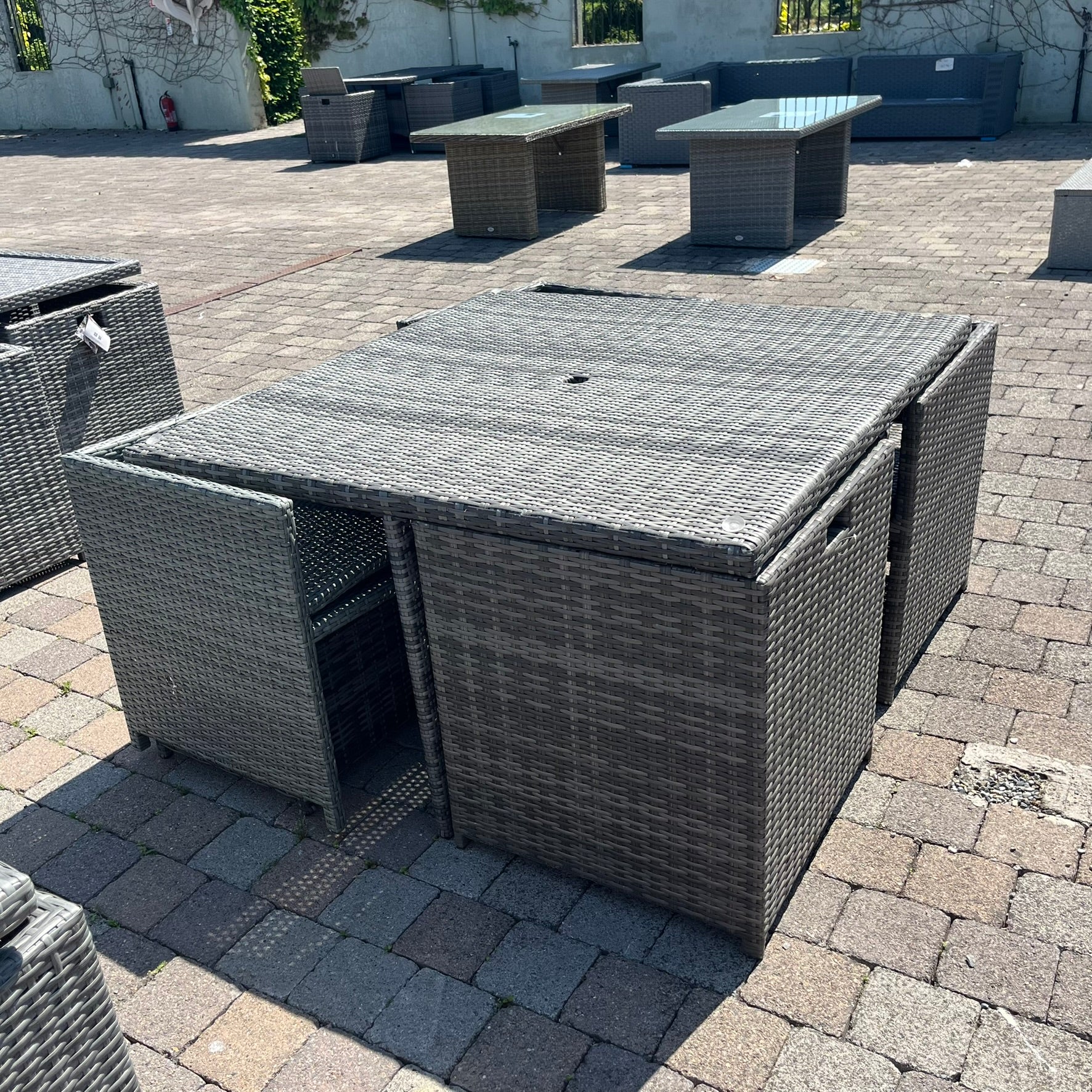 4 Seater Cube - Clearance