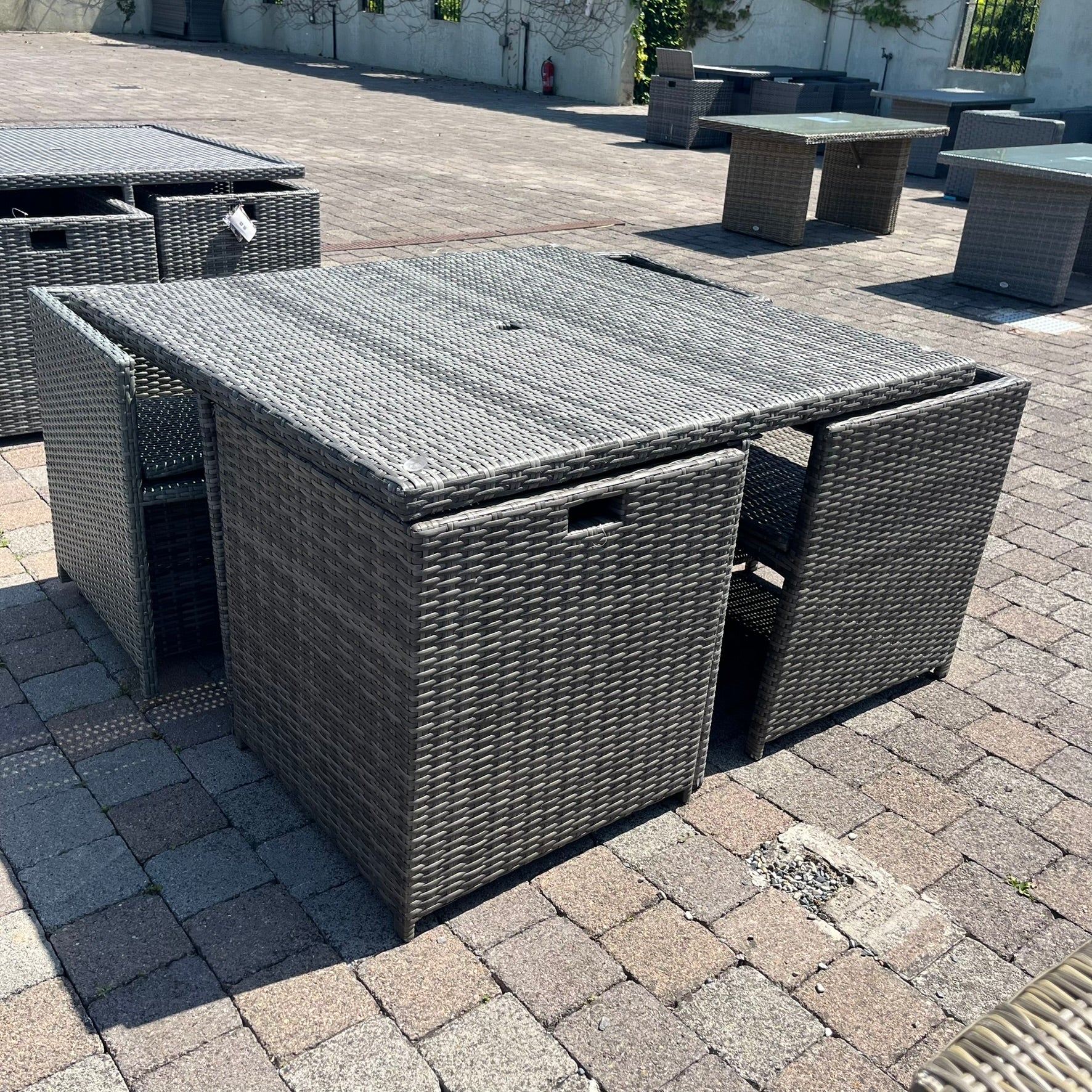 4 Seater Cube - Clearance
