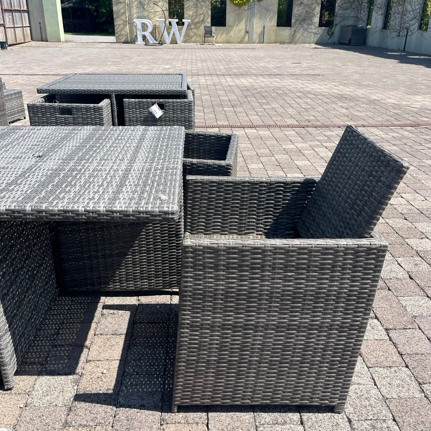 4 Seater Cube - Clearance