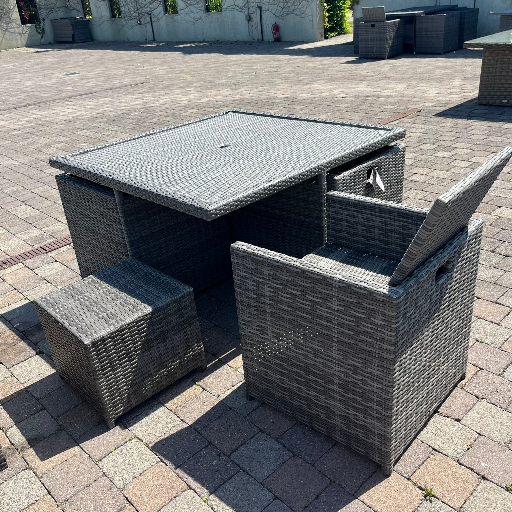 4 Seater Cube - Clearance