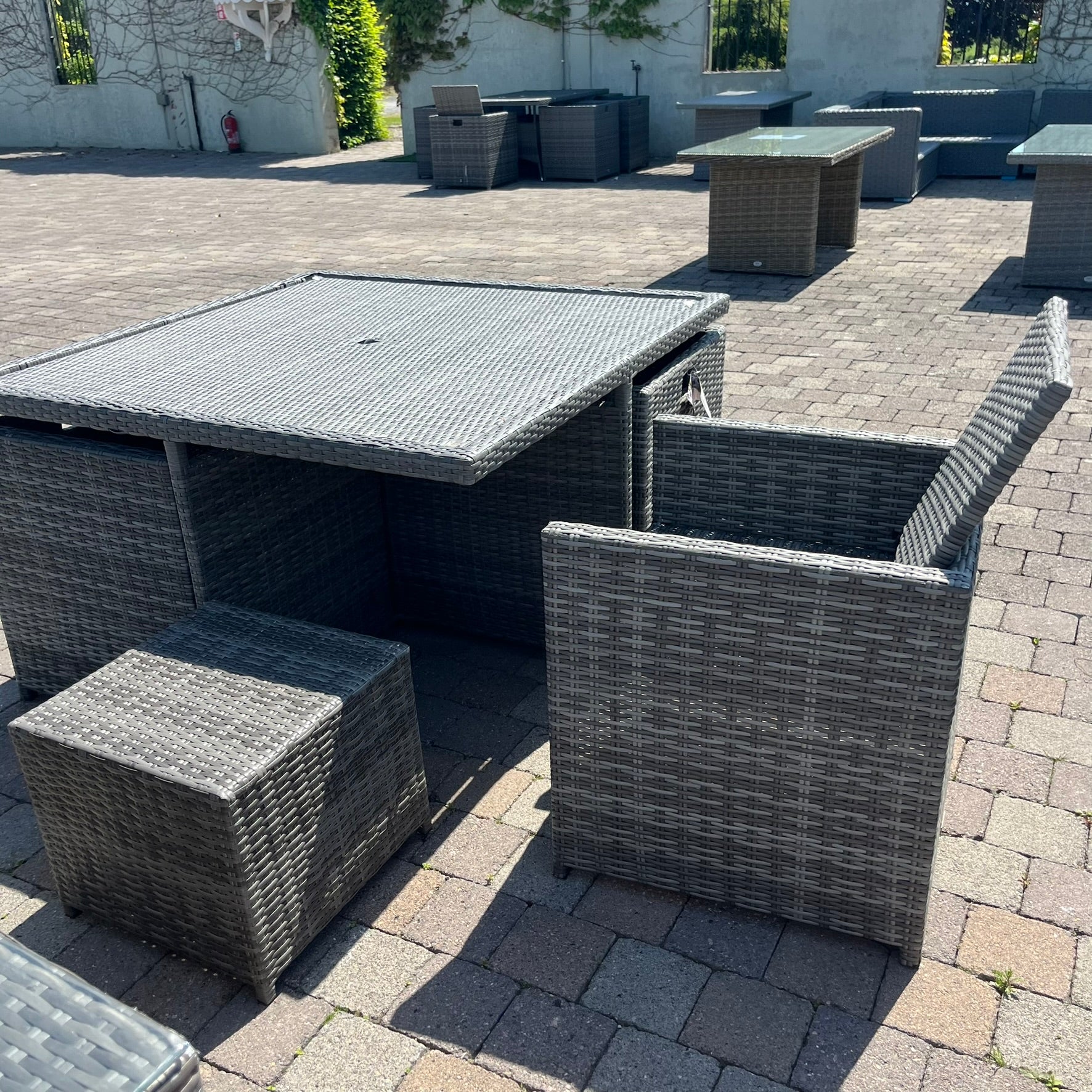 4 Seater Cube - Clearance