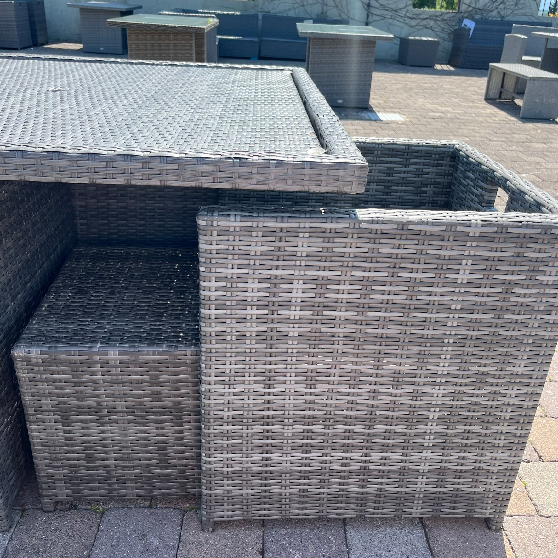 4 Seater Cube - Clearance
