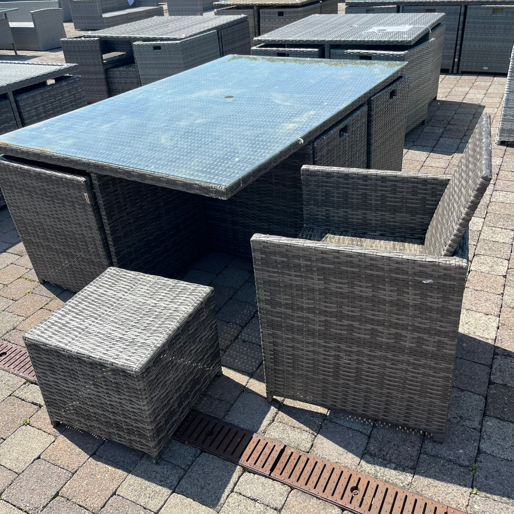 6 Seater Cube - Clearance