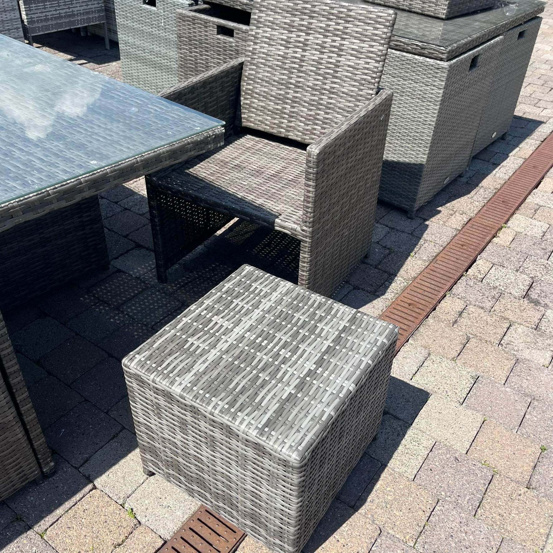 6 Seater Cube - Clearance