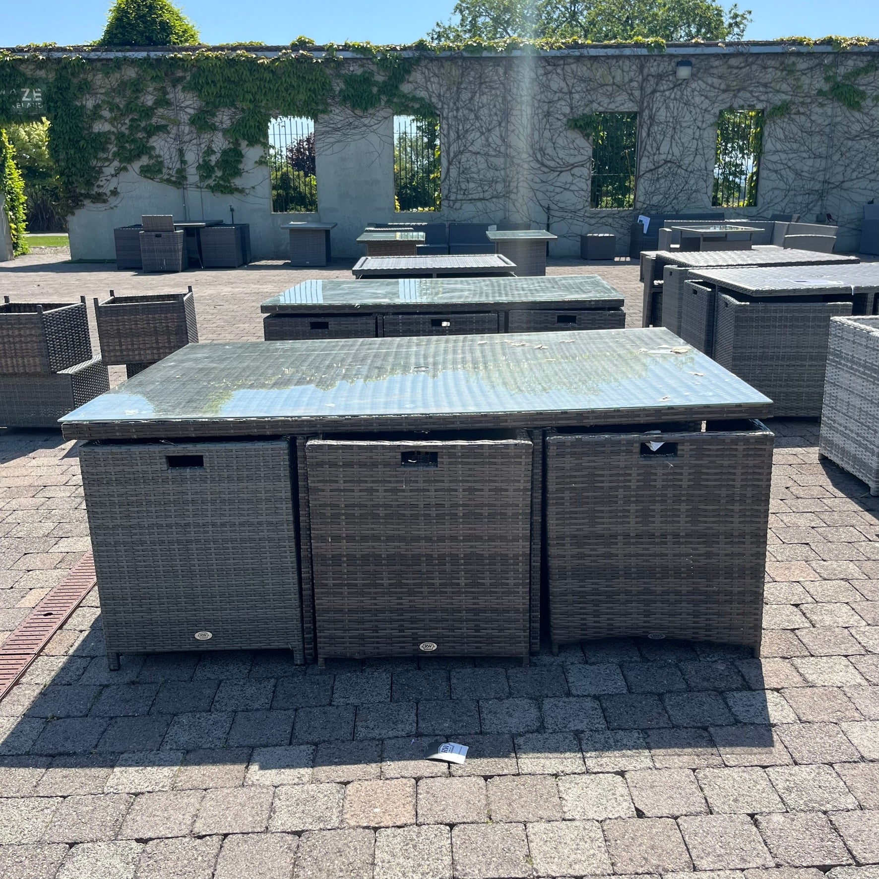 6 Seater Cube - Clearance