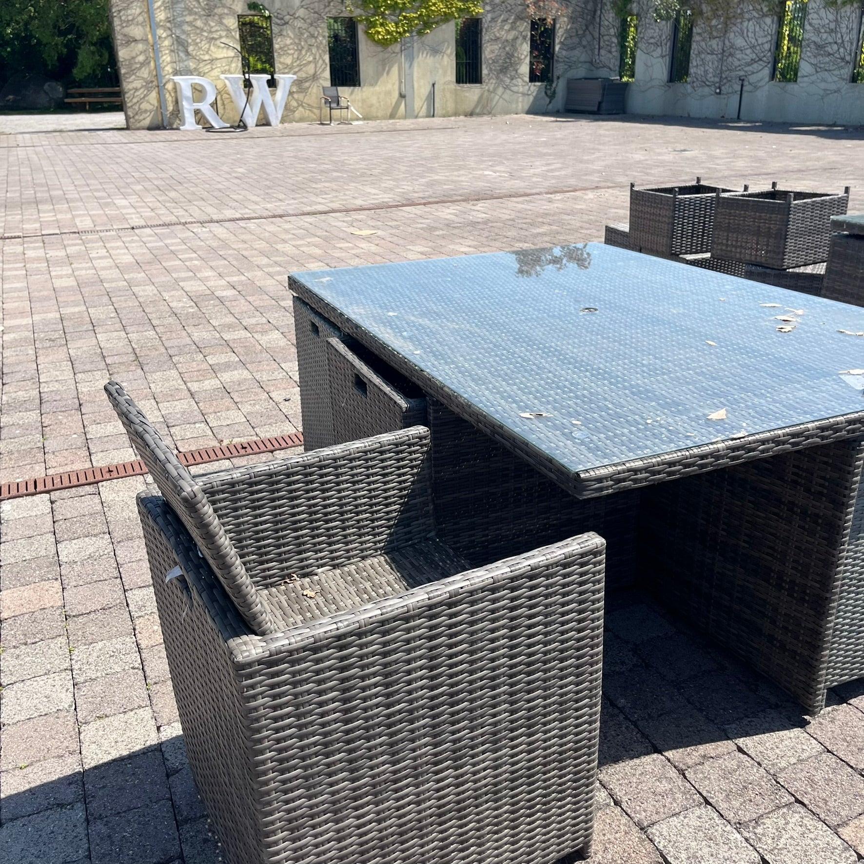 6 Seater Cube - Clearance