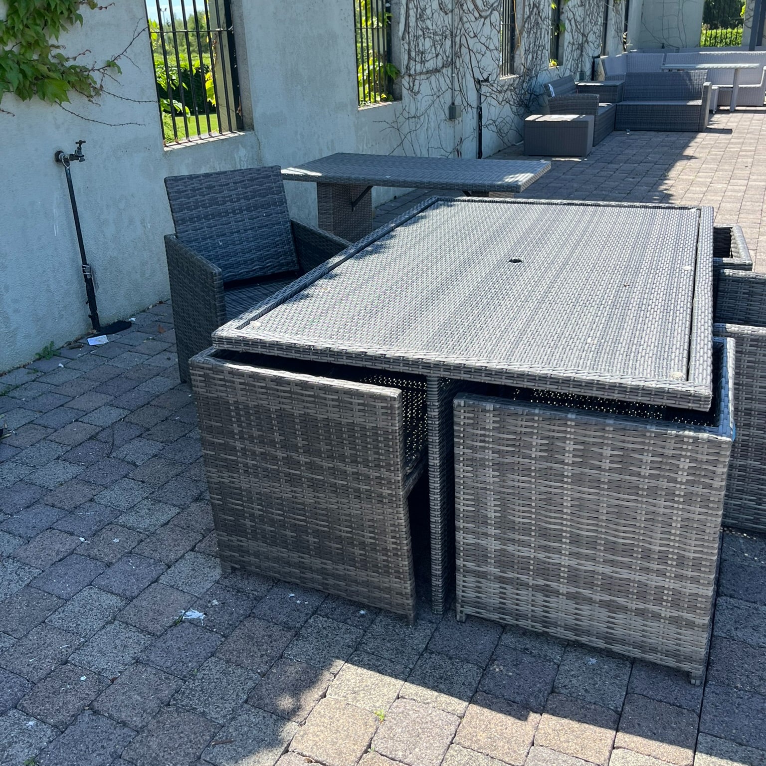6 Seater Cube - Clearance