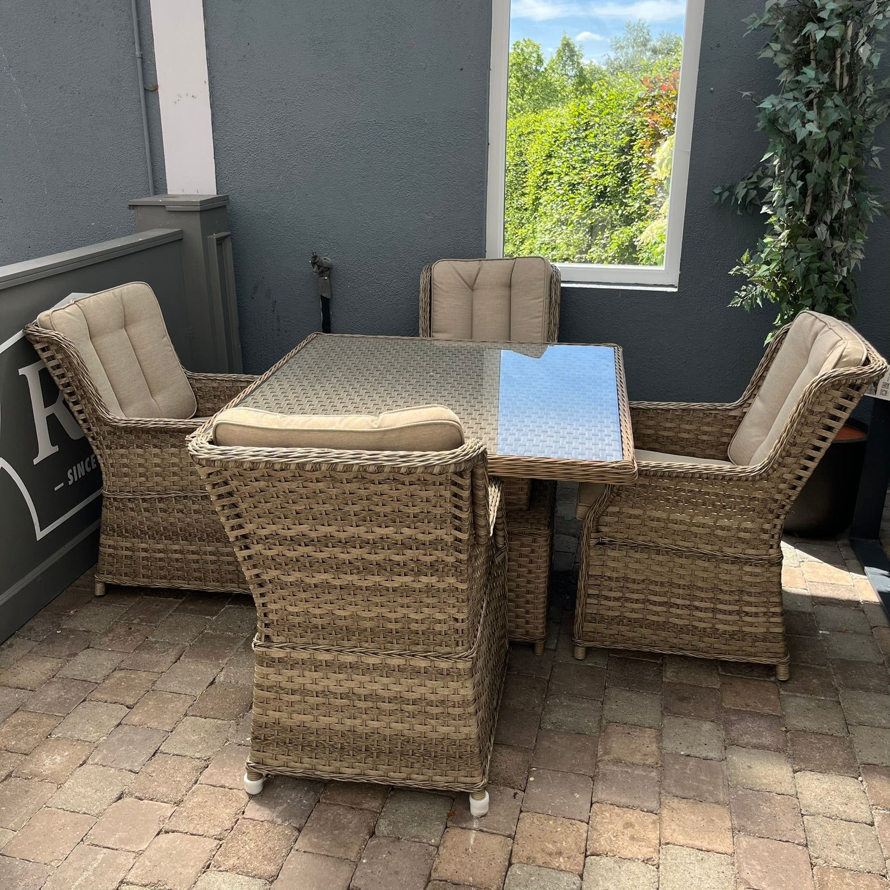 Hampton/Willow 4 Seater Set - Clearance