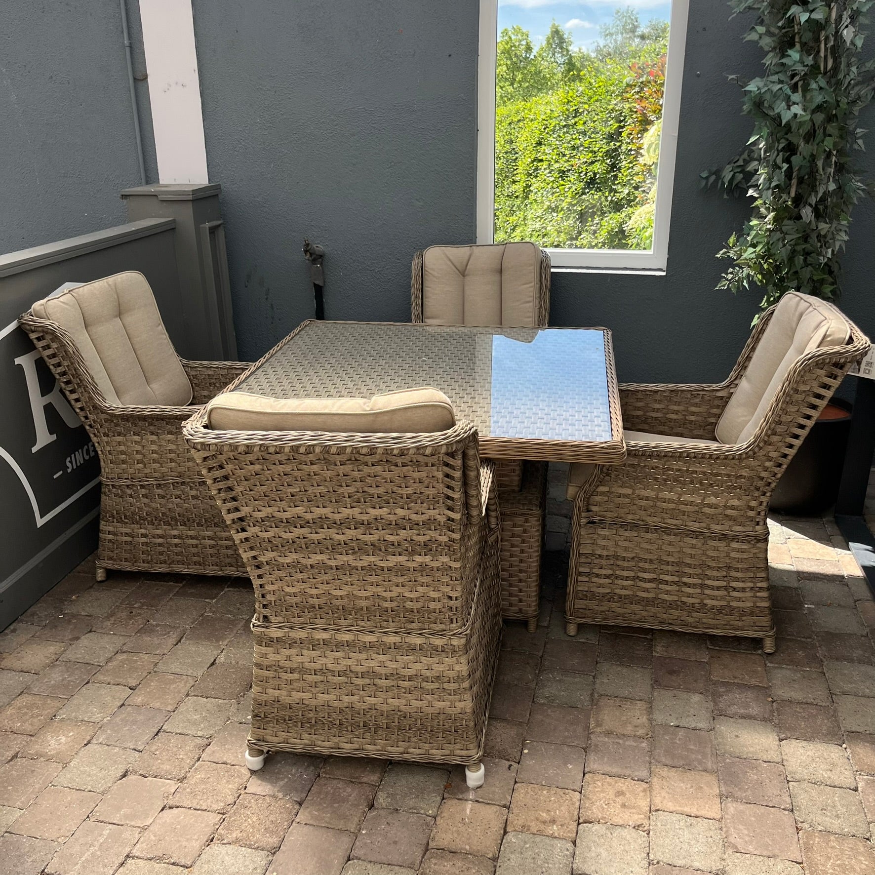 Hampton/Willow 4 Seater Set - Clearance