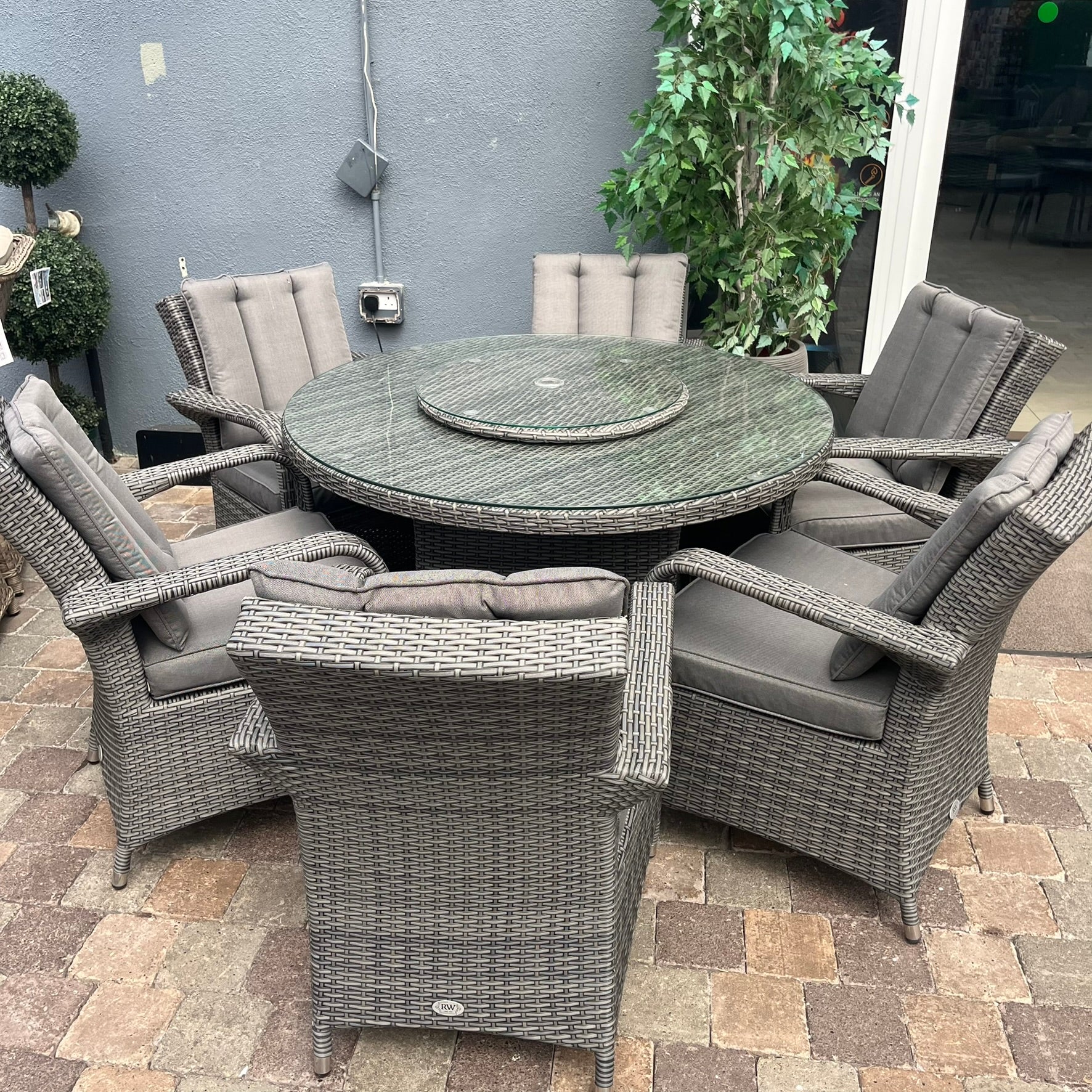 Gardinia 6 Seater Set - Clearance