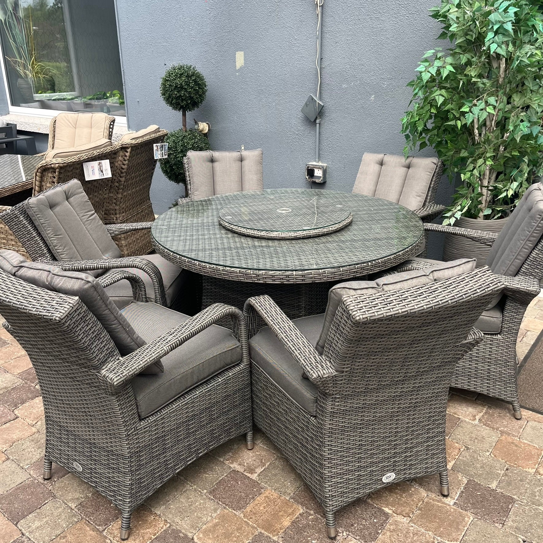 Gardinia 6 Seater Set - Clearance