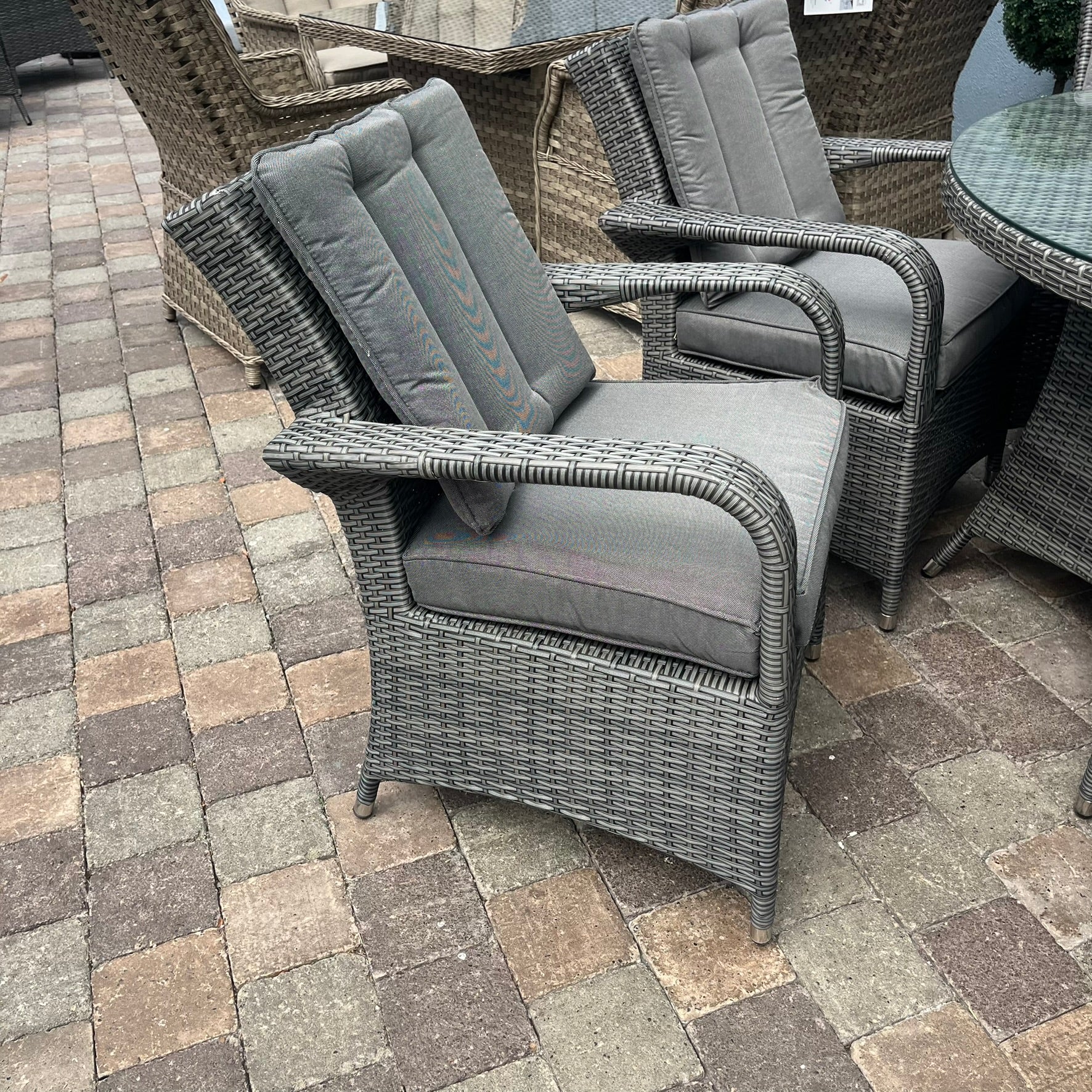 Gardinia 6 Seater Set - Clearance