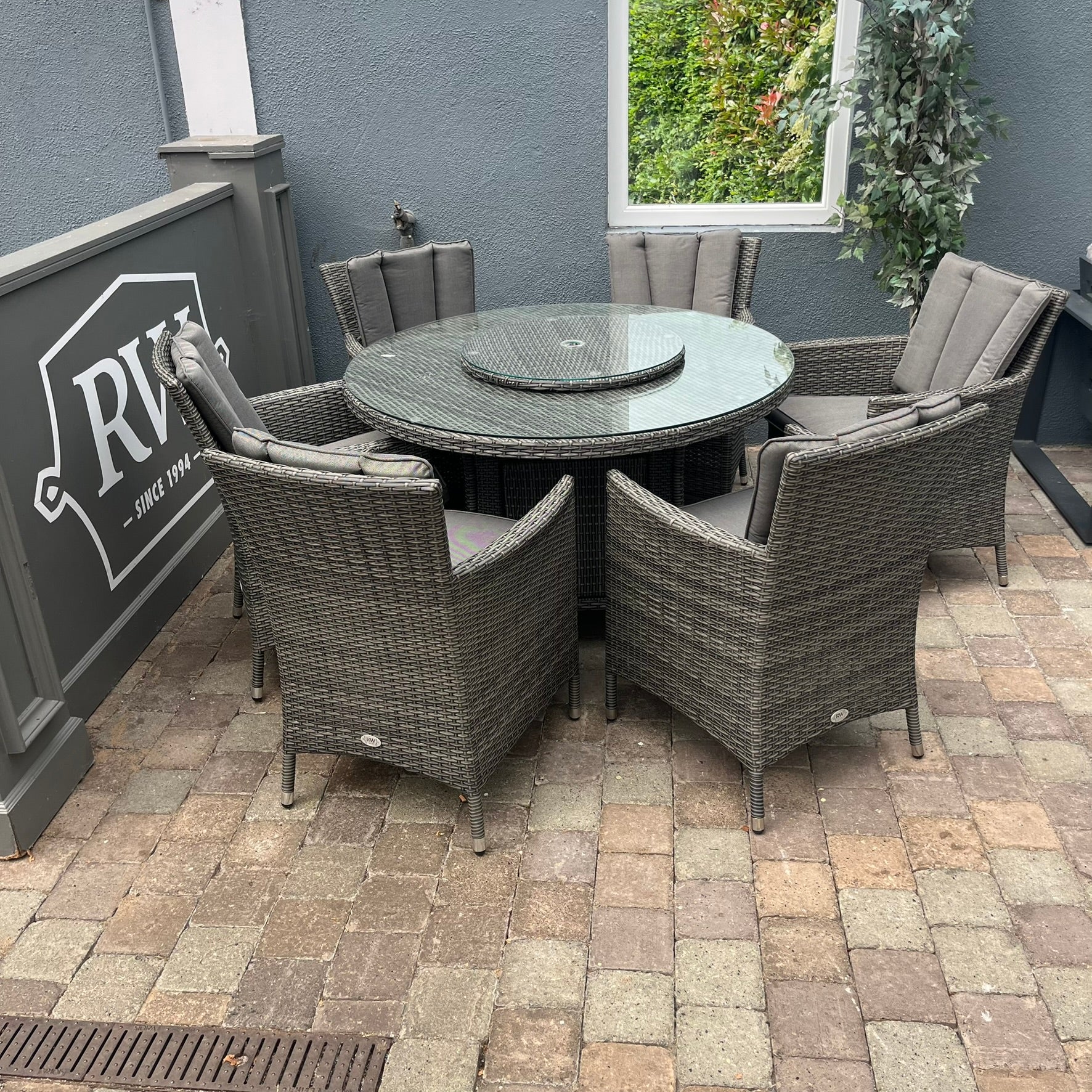 Gardinia 6 Seater Set - Clearance