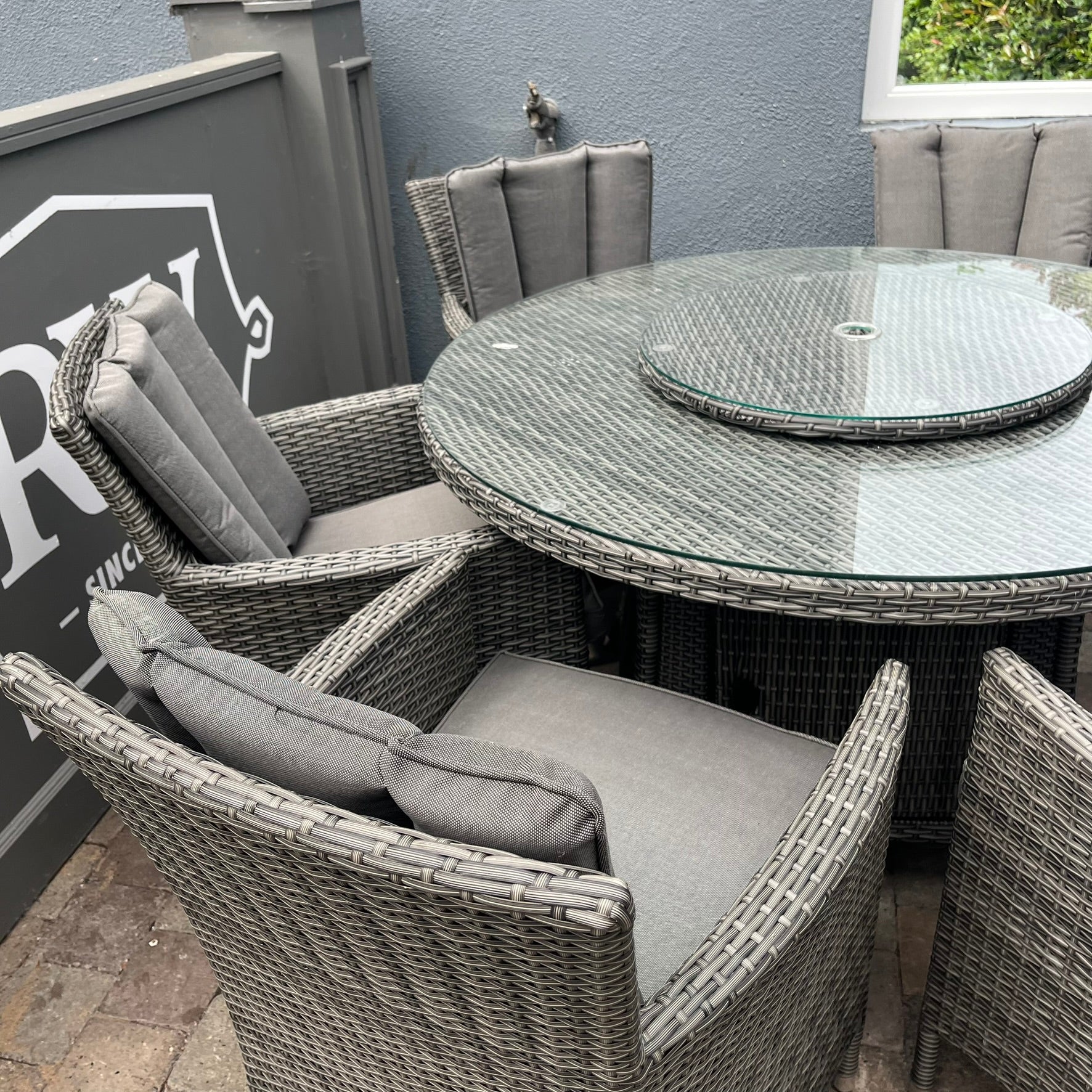 Gardinia 6 Seater Set - Clearance