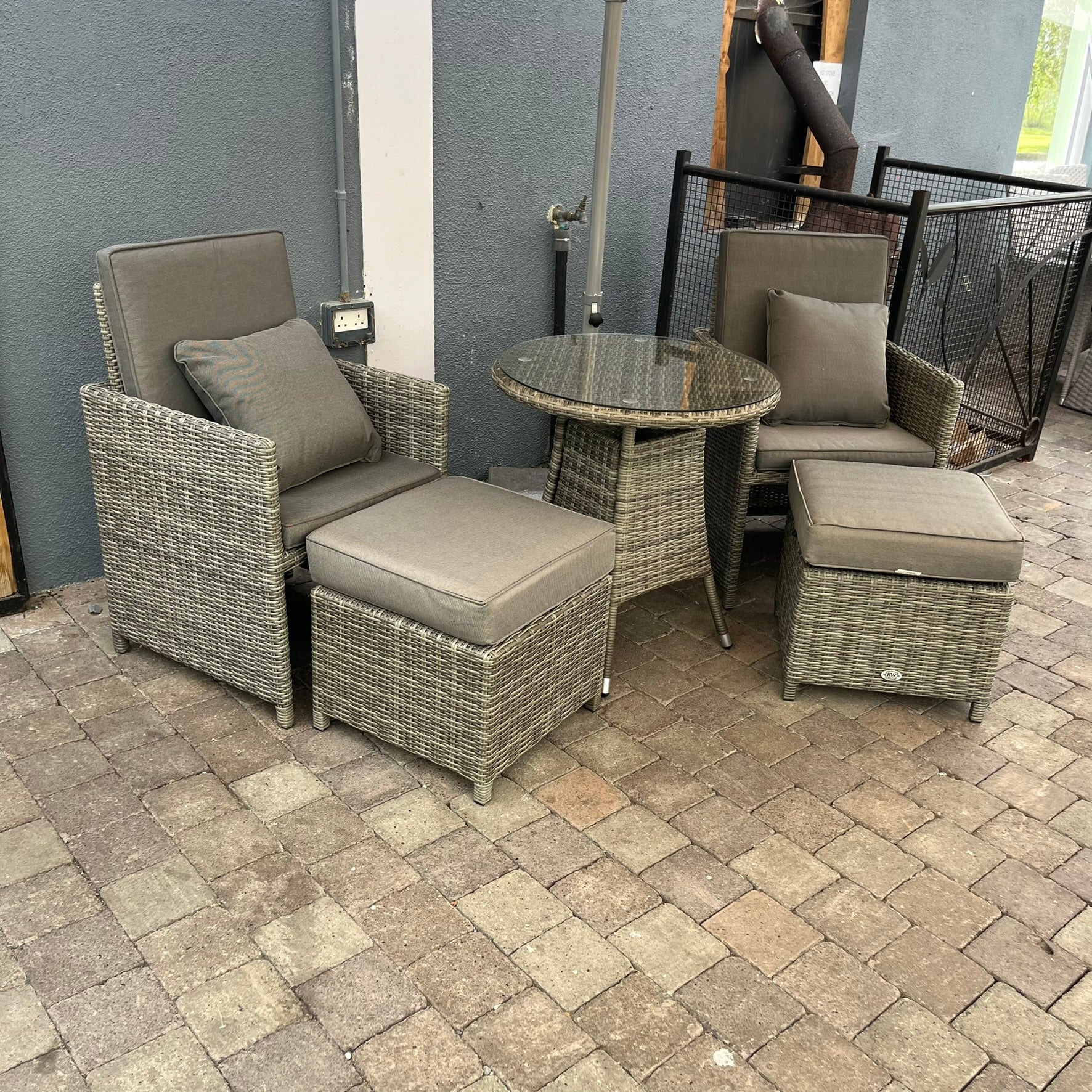 Cube Bistro With Footstools - Clearance