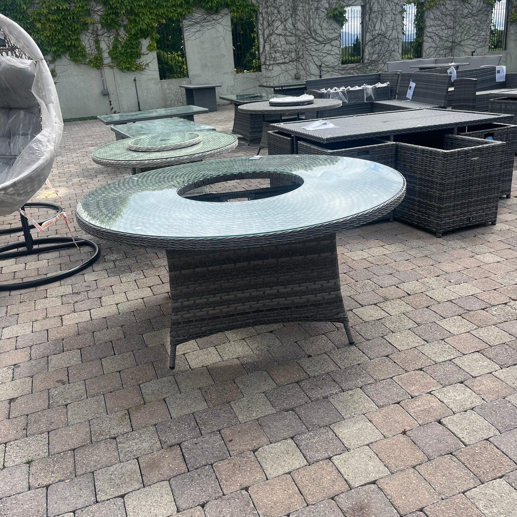 Boston Round Table With Glass (No Firepit) - Clearance