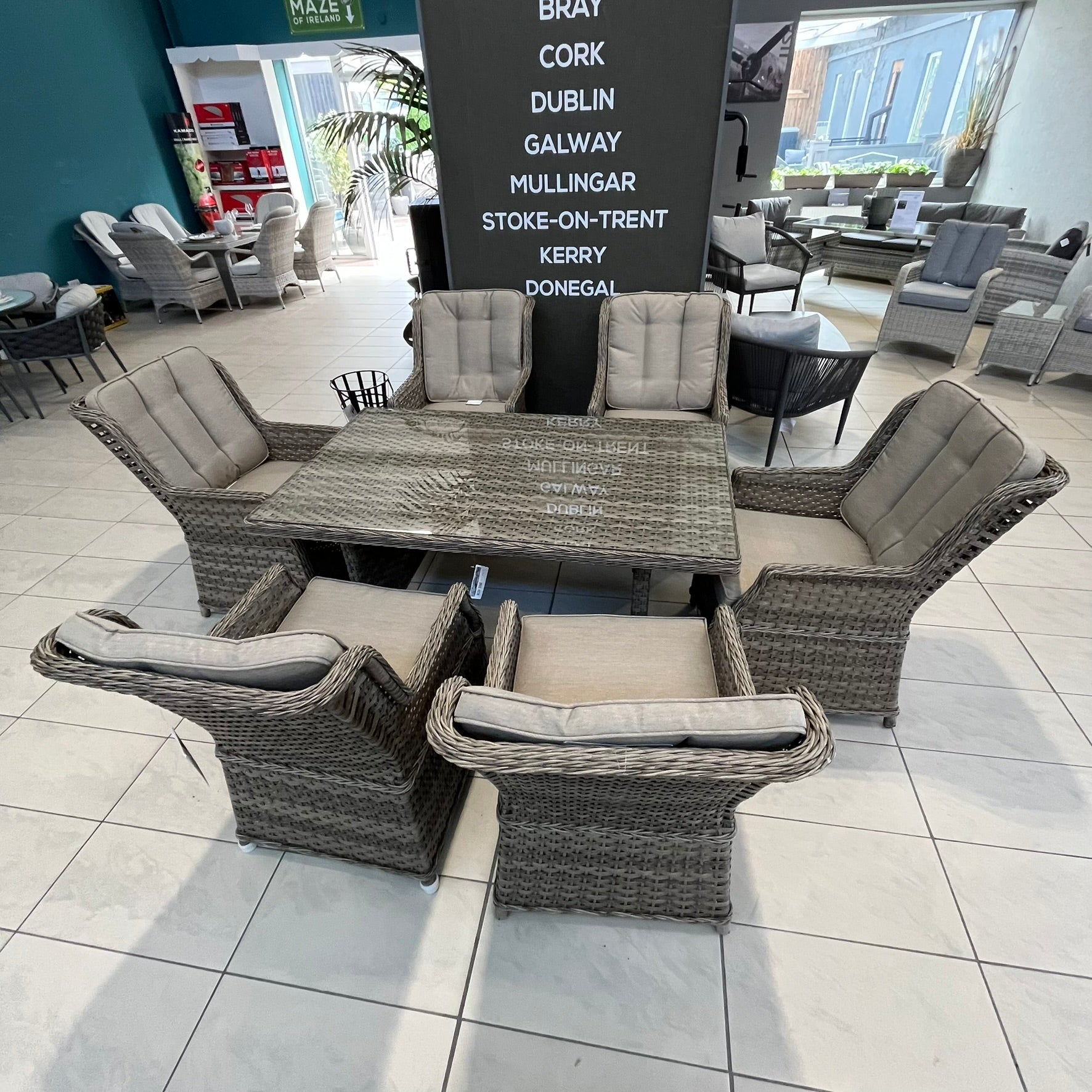 Hampton 6 Seater (Rectangular) - Clearance