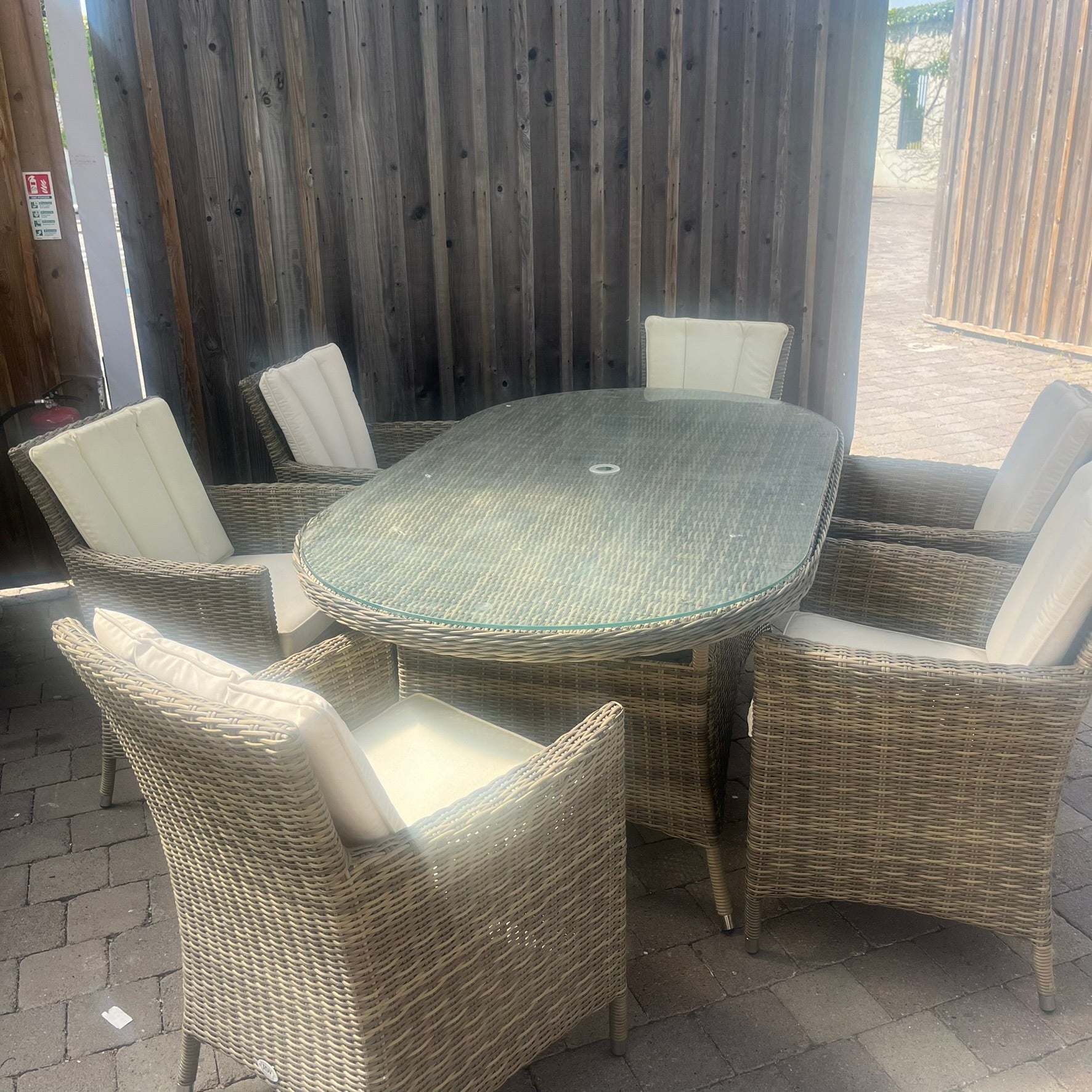Dumont 6 Seater Oval- Clearance