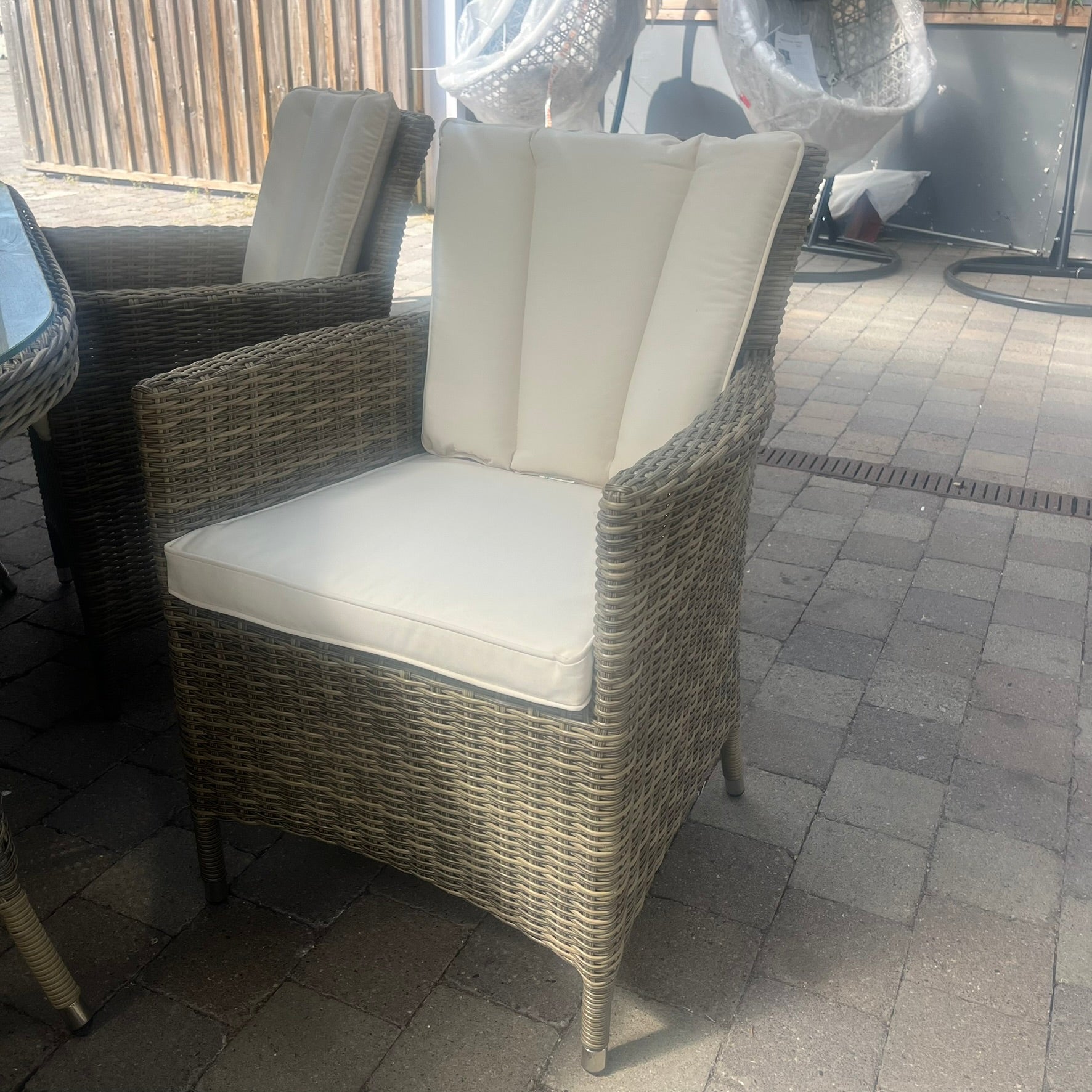 Dumont 6 Seater Oval- Clearance