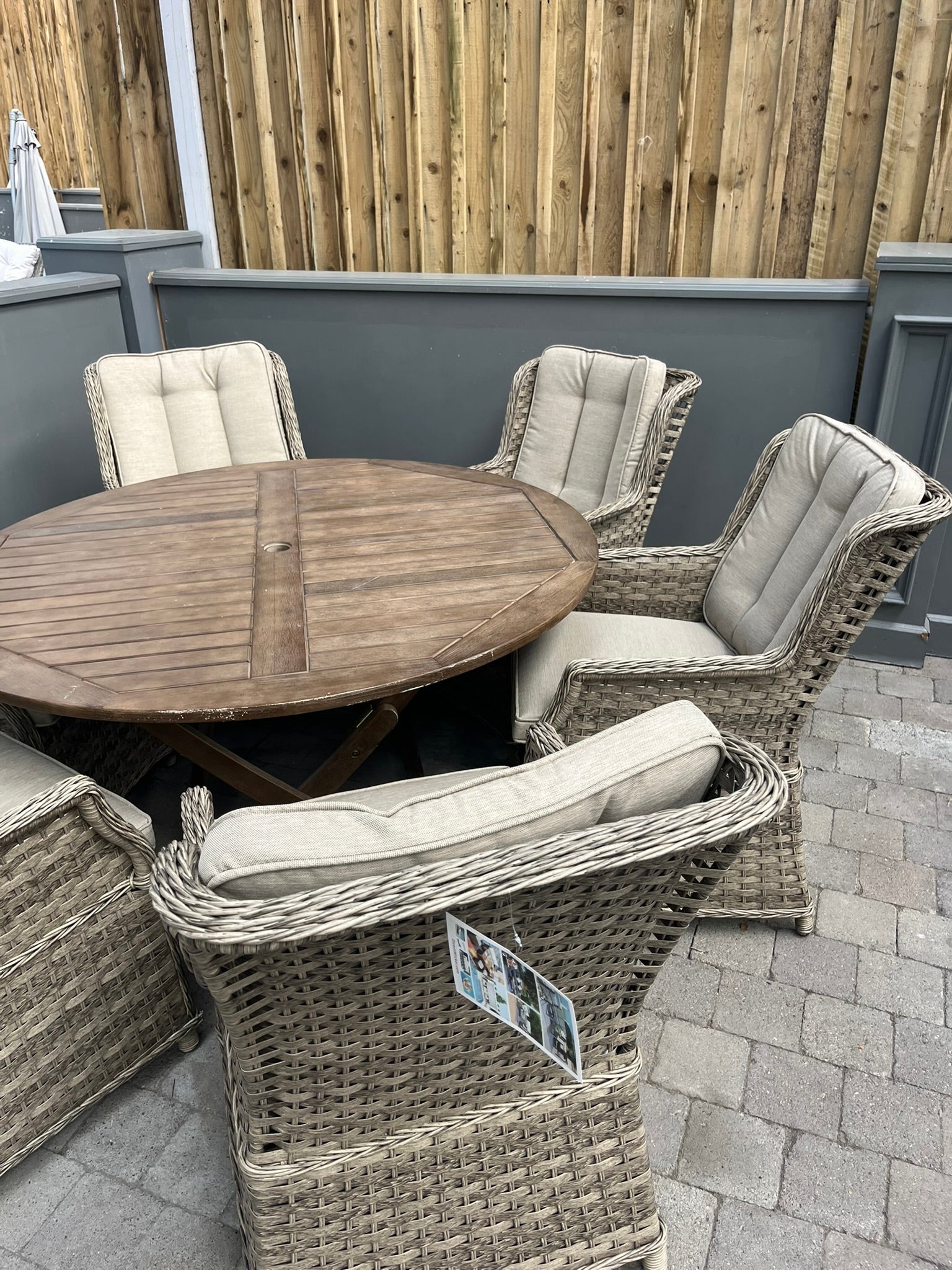 Hampton 6 Seater with Wooden Table - Clearance