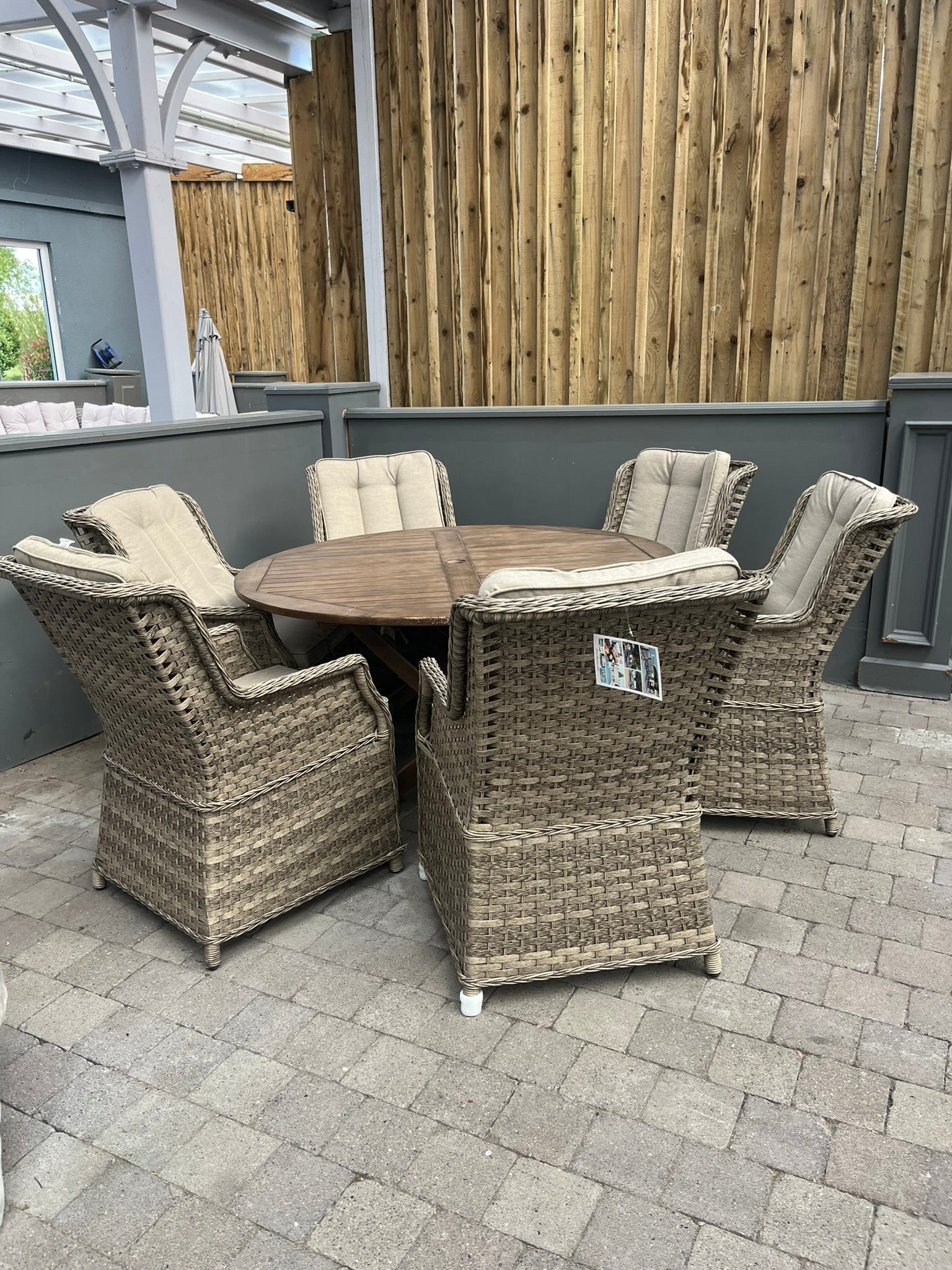 Hampton 6 Seater with Wooden Table - Clearance
