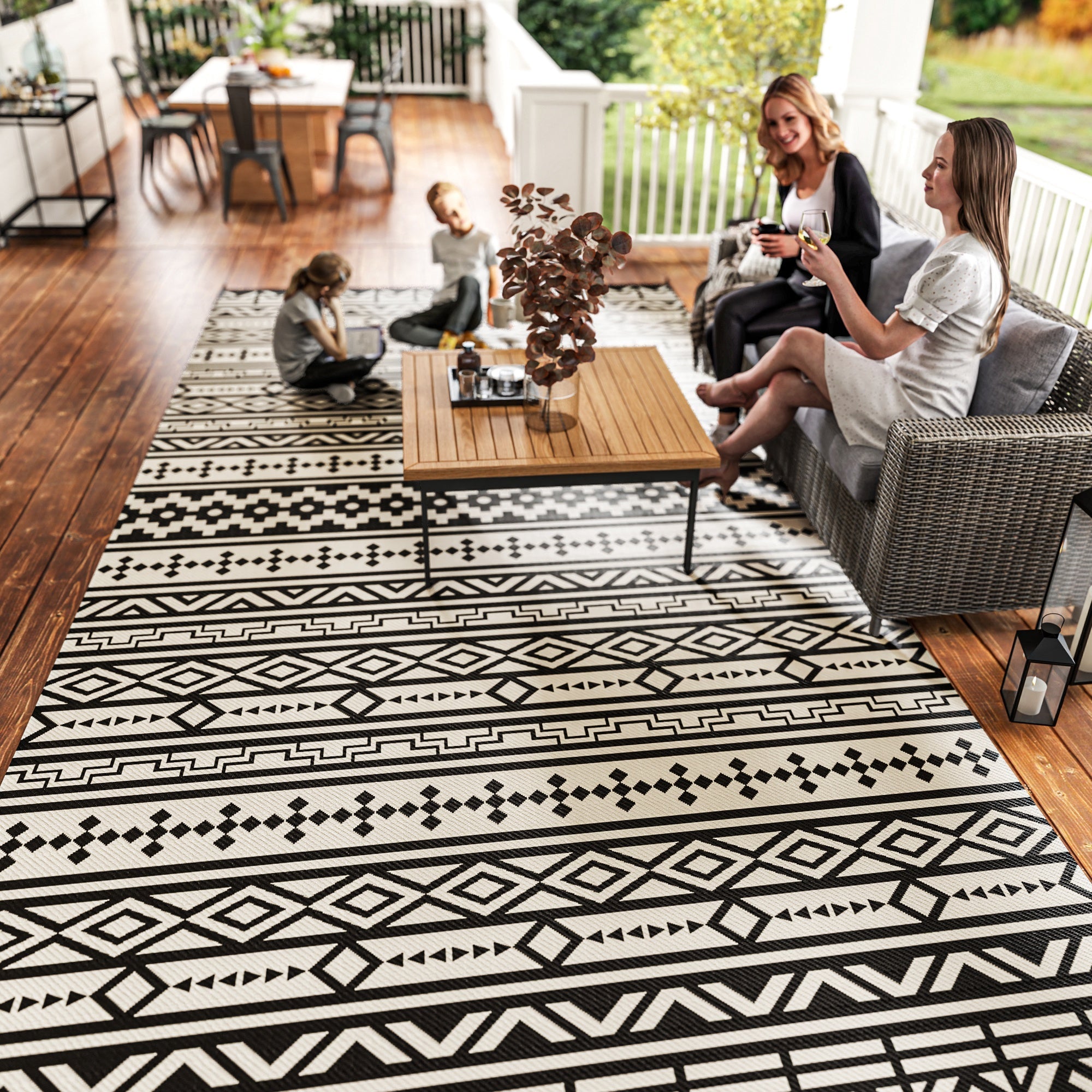 Outdoor Rug, Robust Weatherproof Foldable Boho, Black and White