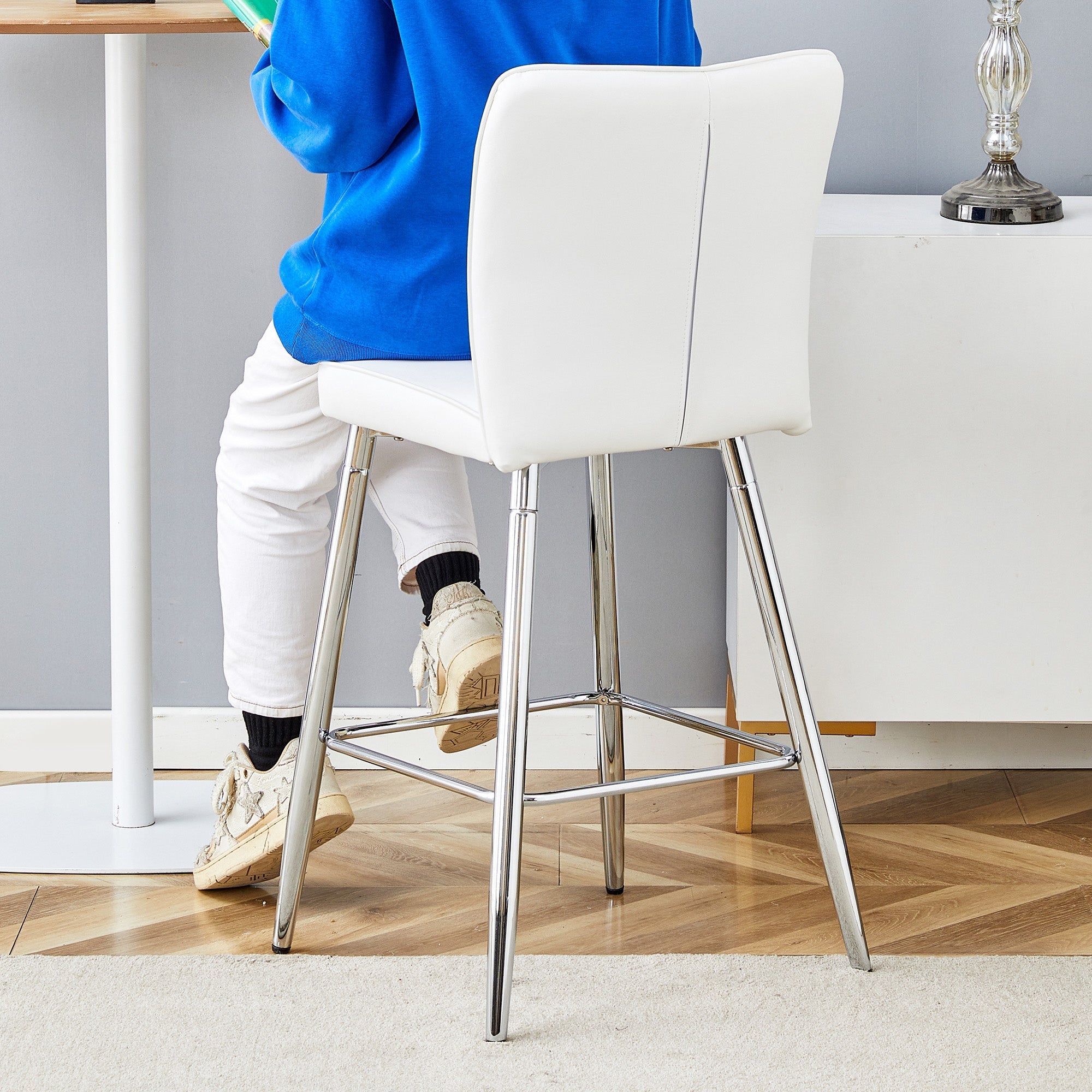 Bar Chair Set of 2 101cm High Ergonomic Backrest White PU