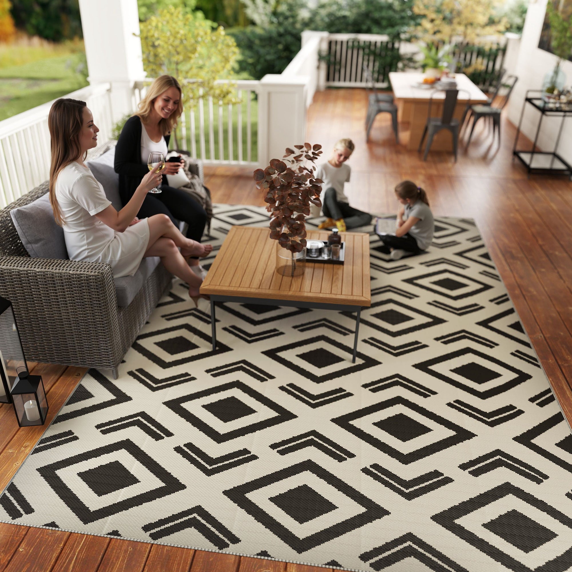 Outdoor Rug, Robust Weatherproof Foldable, Black and White
