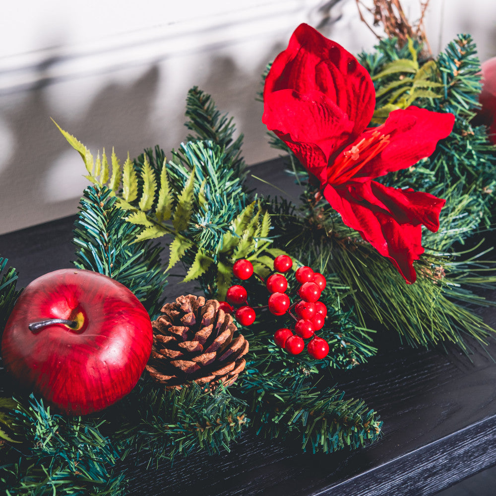 Amaryllis/Red Apple Garland
