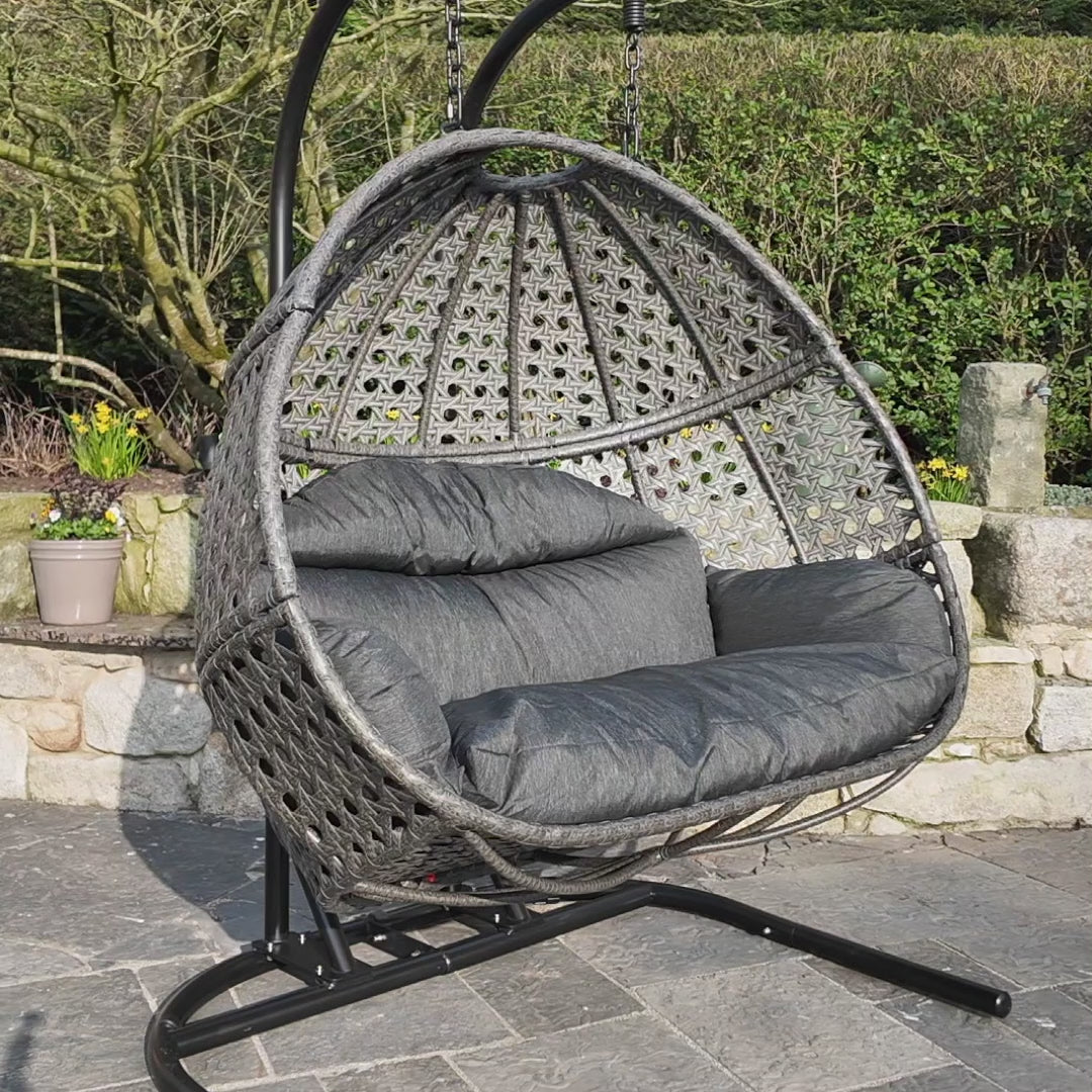 Video laden: Double Hanging Pod Chair - Grey