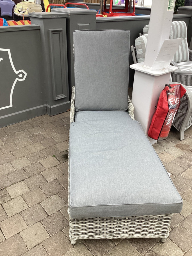 Vienna deluxe lounger - Rathwood Store