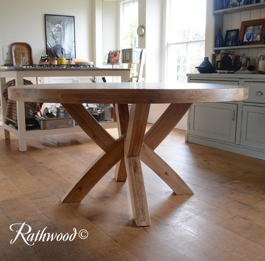 Kingston Oak 15m Round Table Rathwood